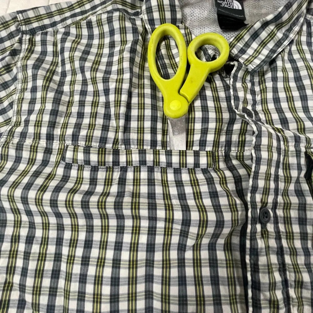 The North Face Checkered Button-Down Performance Shirt XL
